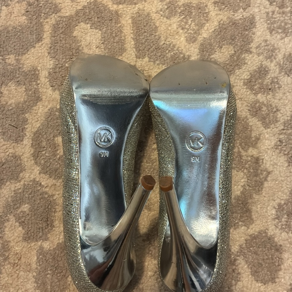 Michael Kors Sparkly Silver Formal Wedding Party Heels Size 9 - Picture 4 of 4